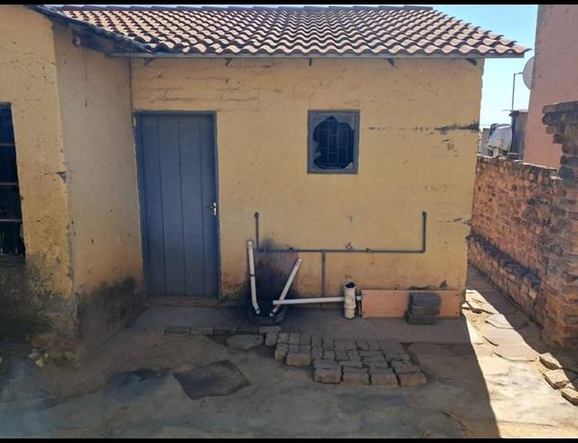 2 BEDROOM HOUSE FOR SALE IN OLIEVENHOUTBOSCH